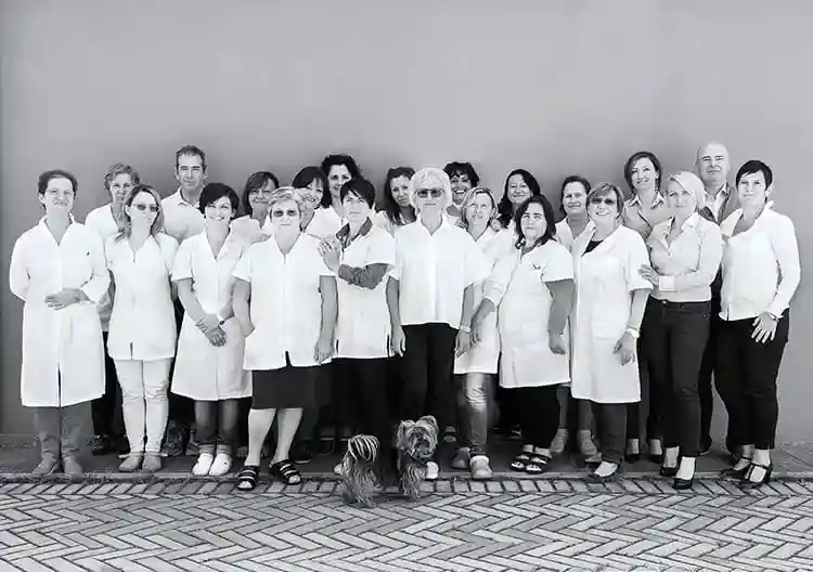 The entire MAROL family, including Oscar the dog.
