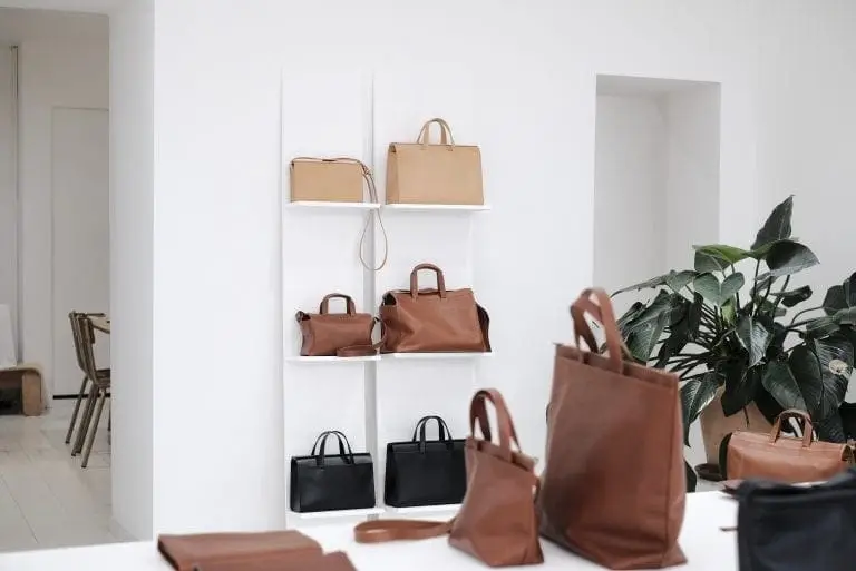 Isaac Reina SHOWROOM