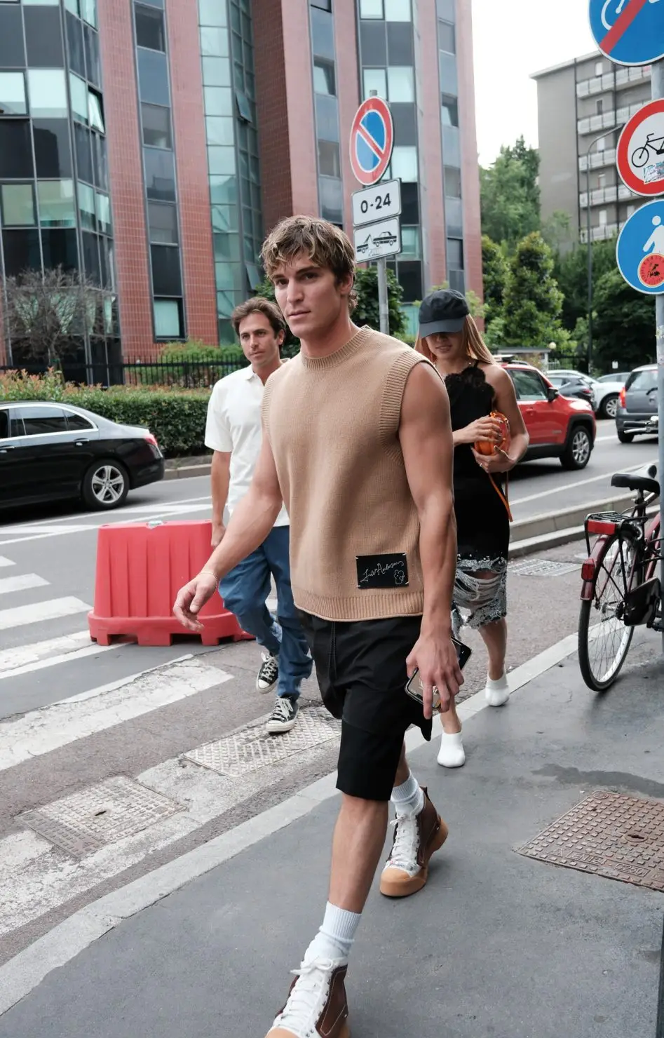 Milan Fashion Week 24SS street style by Agnes Select