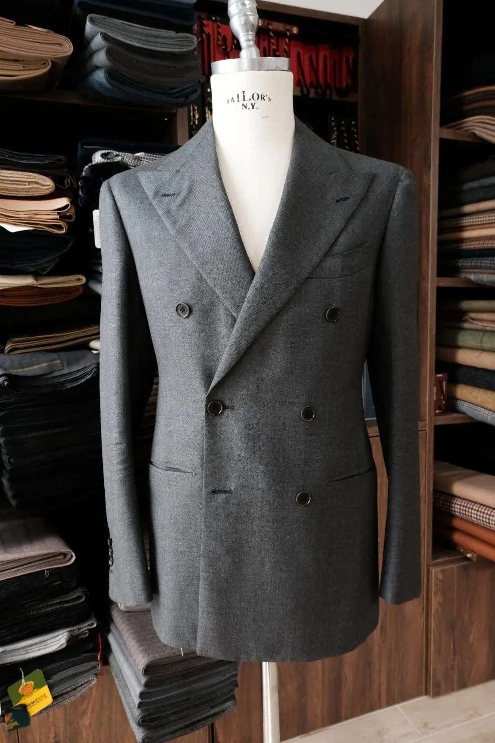 Sartoria Cresent