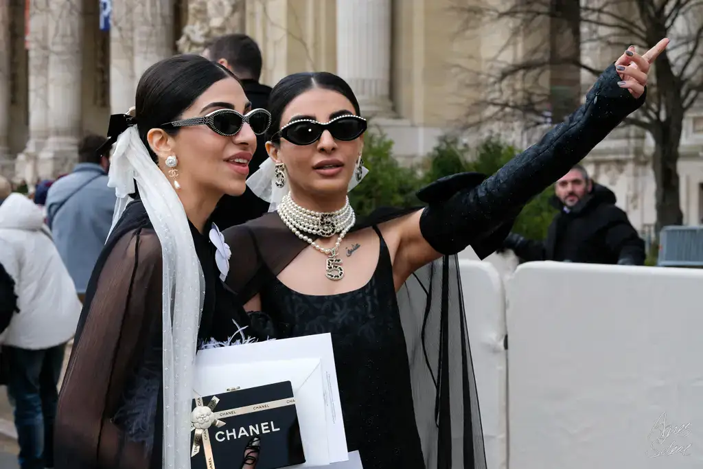 Snehal & Jyoti Babani sister at Chanel HC 25SS