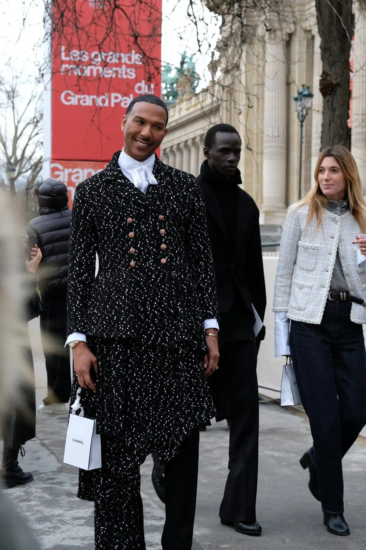 Street style at Chanel Couture show by Agnes Select