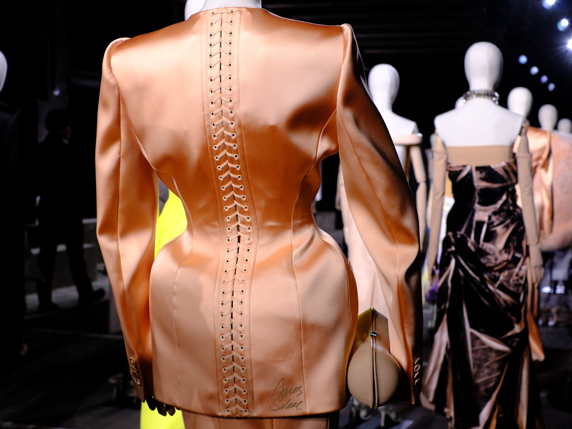 Mugler_agnes select