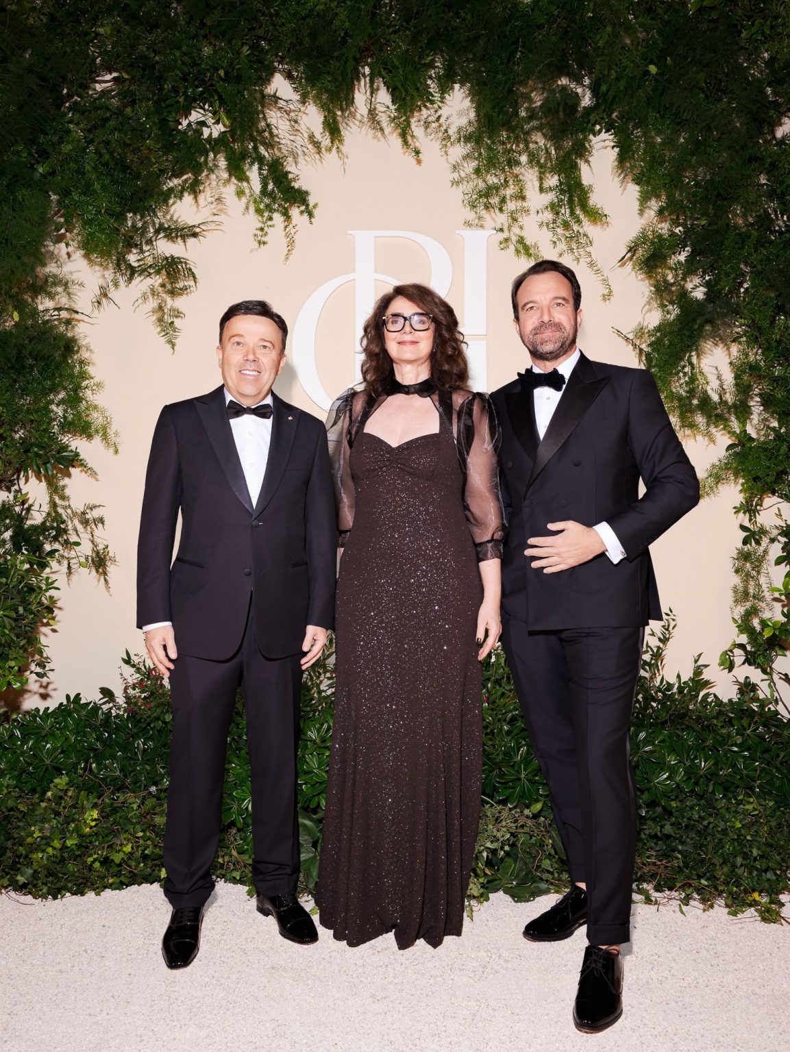 (左 · Left) STÉPHANE VALERI CHAIRMAN & CEO OF THE MONTE-CARLO SOCIÉTÉ DES BAINS DE MER (SBM) GROUP CO-FOUNDER OF THE GPHJ (中 · Middle) FABIENNE REYBAUD GRAND REPORTER - PRESIDENT OF THE JURY (右 · Right) JEAN-PHILIPPE BRAUD CO-FOUNDER AND DIRECTOR OF THE GPHJ