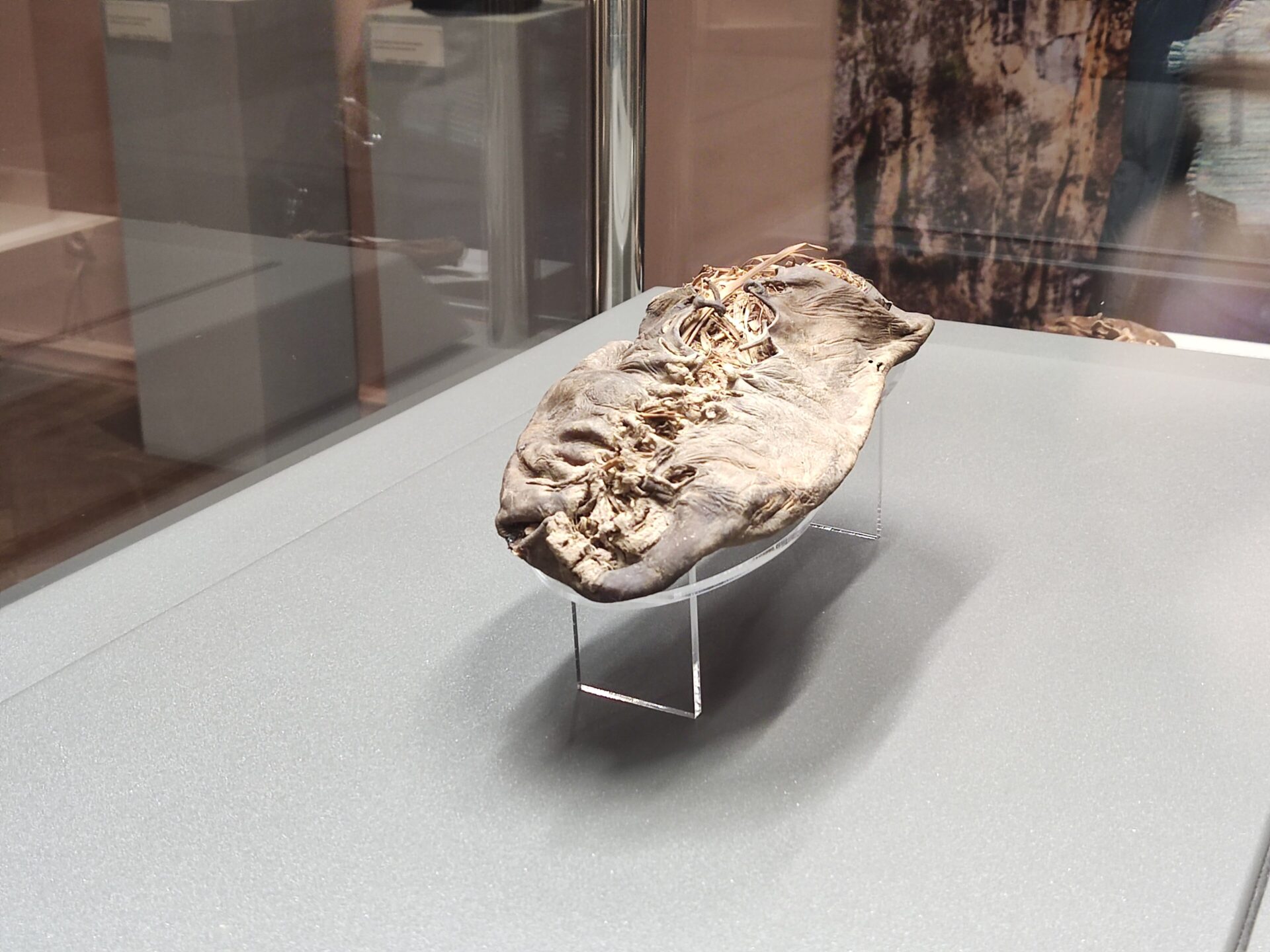 Areni shoe By Yerevantsi - Own work, CC BY-SA 4.0, https://commons.wikimedia.org/w/index.php?curid=175234918